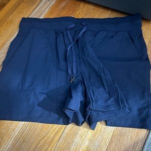 Final sale Lululemon shorts